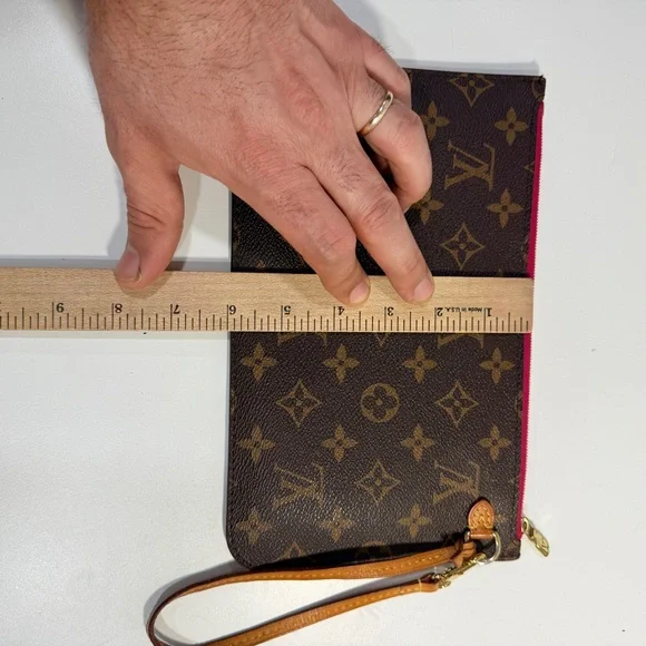 Louis Vuitton Neverfull Monogram Pochette Wristlet Pouch Clutch Red Pink Lining - Picture 12 of 12